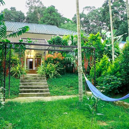 Green Aura Private Villas Sultan Bathery Exterior photo