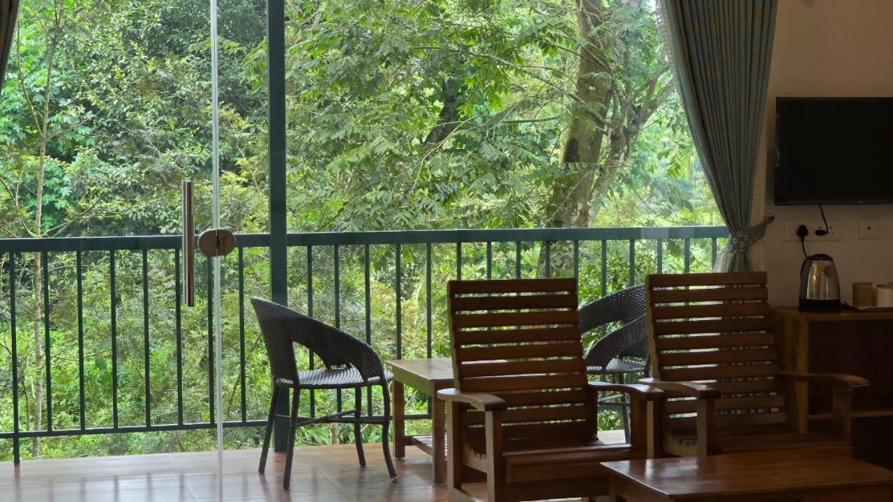 Green Aura Private Villas Sultan Bathery Exterior photo