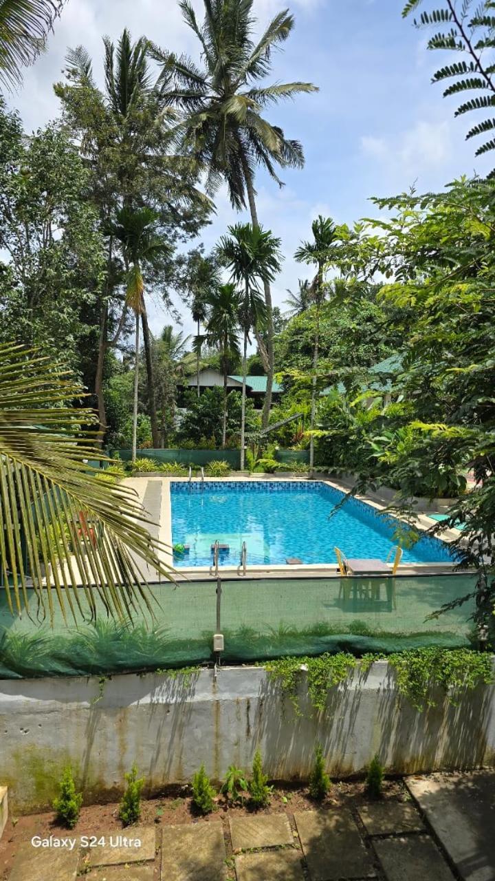 Green Aura Private Villas Sultan Bathery Exterior photo