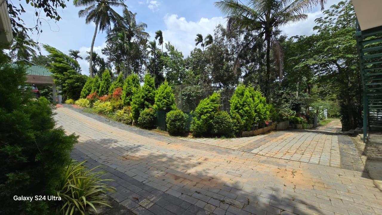 Green Aura Private Villas Sultan Bathery Exterior photo