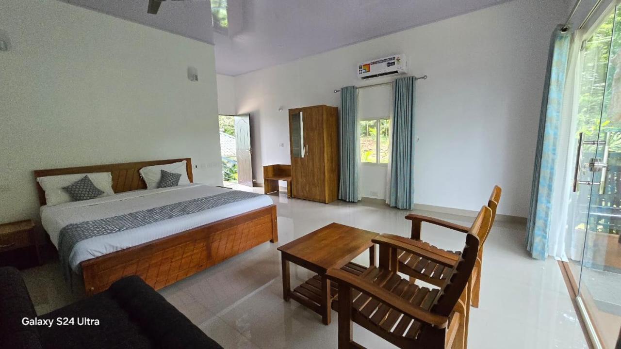 Green Aura Private Villas Sultan Bathery Exterior photo
